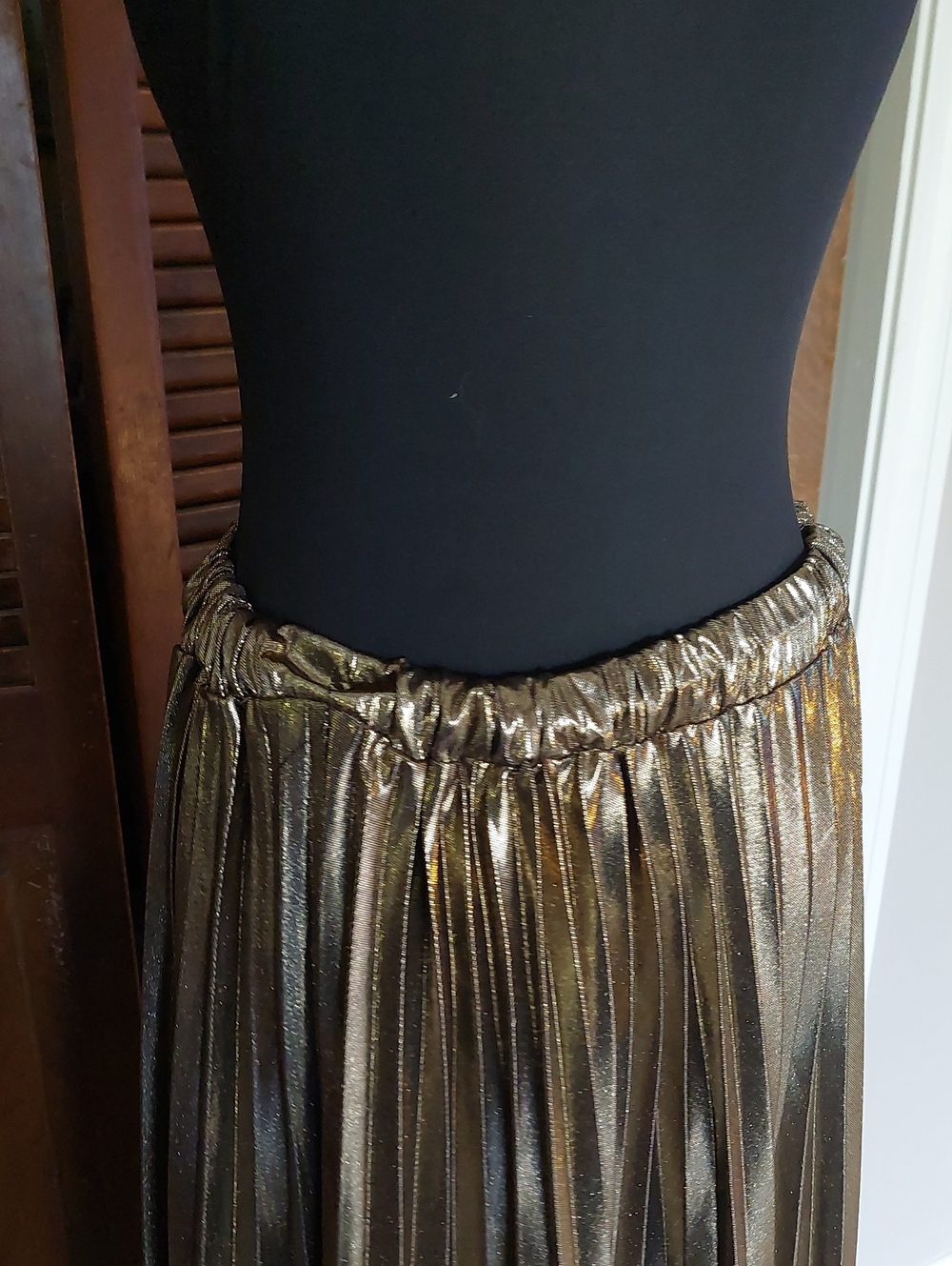 Gold Metallic Pleated Midi Skirt Sz 2x - Picture 6 of 9